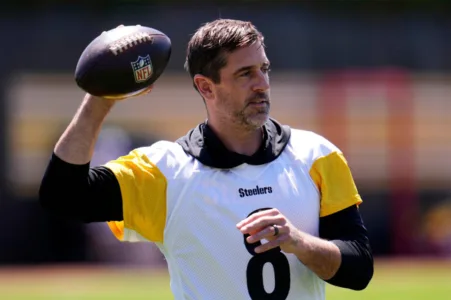 Steelers open new-look camp as Rodgers reiterates retirement plan